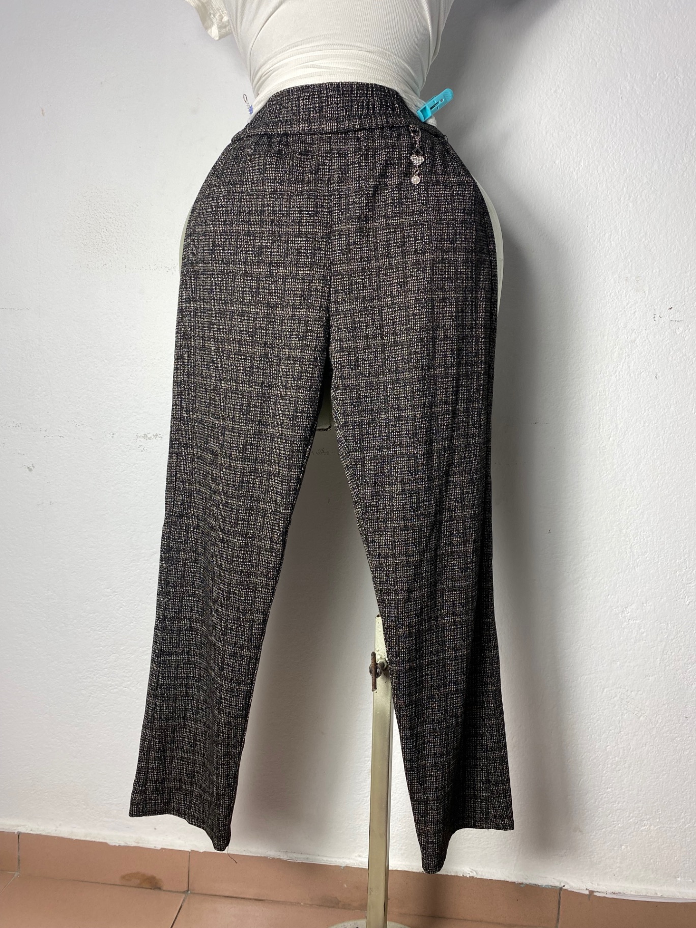 Pantalon en laine motif carreaux Taille M L XL