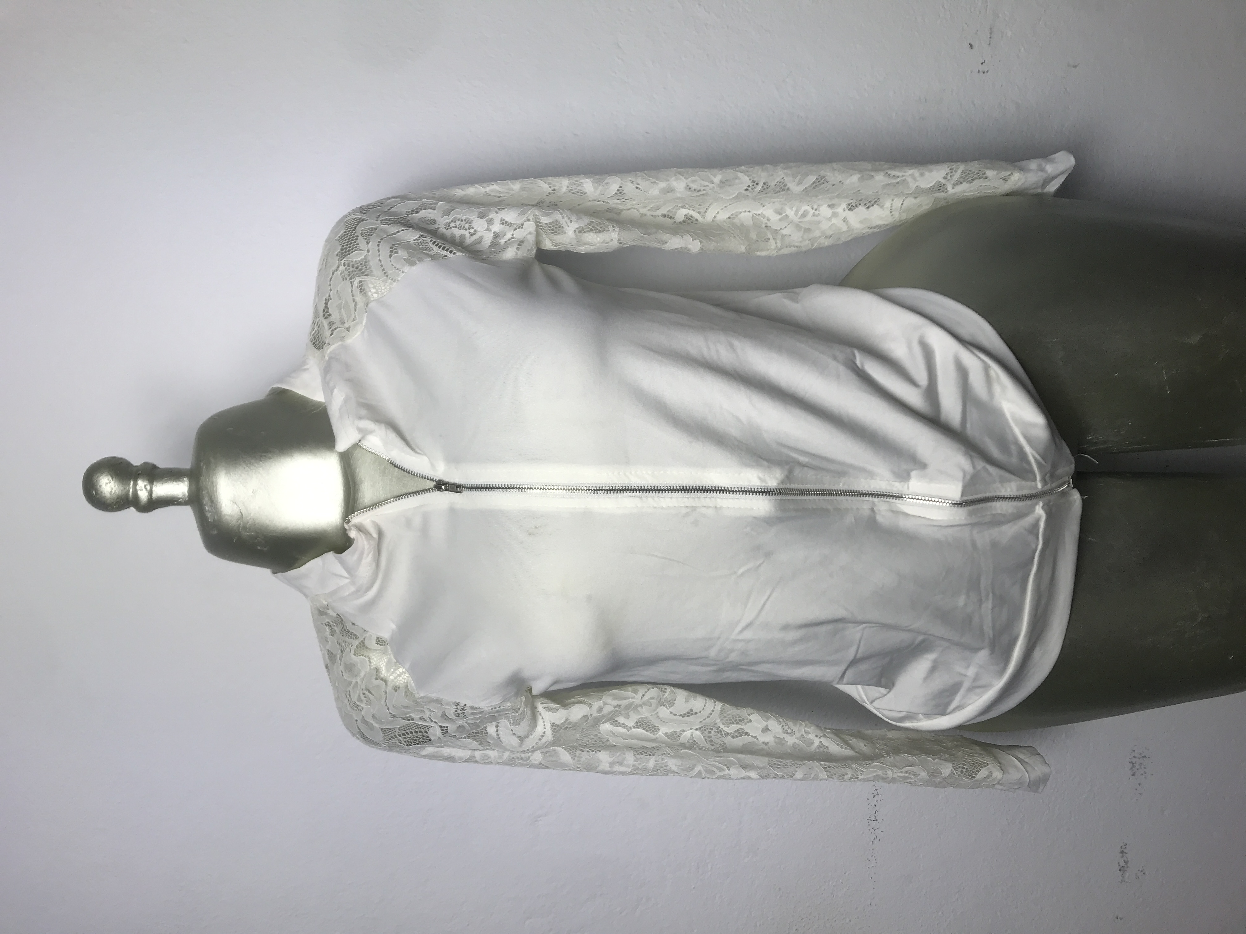 Veste zippée en dentelle blanche