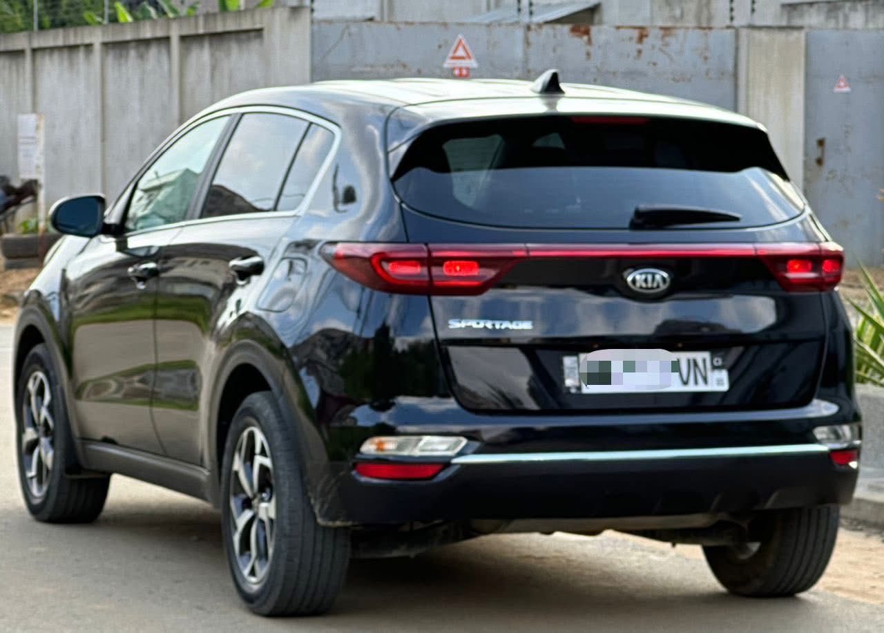 KIA SPORTAGE EX 2021